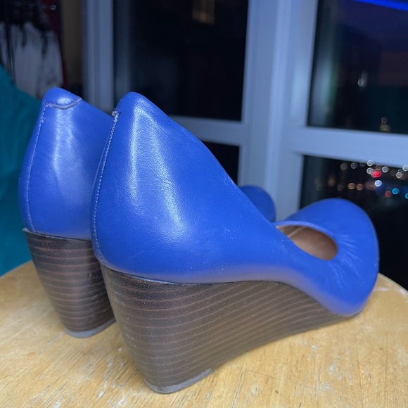 BCBGENERATION Wedged Heels - Picture 6 of 9